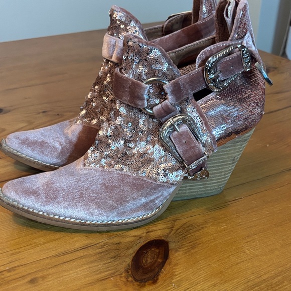 Free People and Jeffrey Campbell Pink Sequin Heeled Boots - Picture 4 of 12